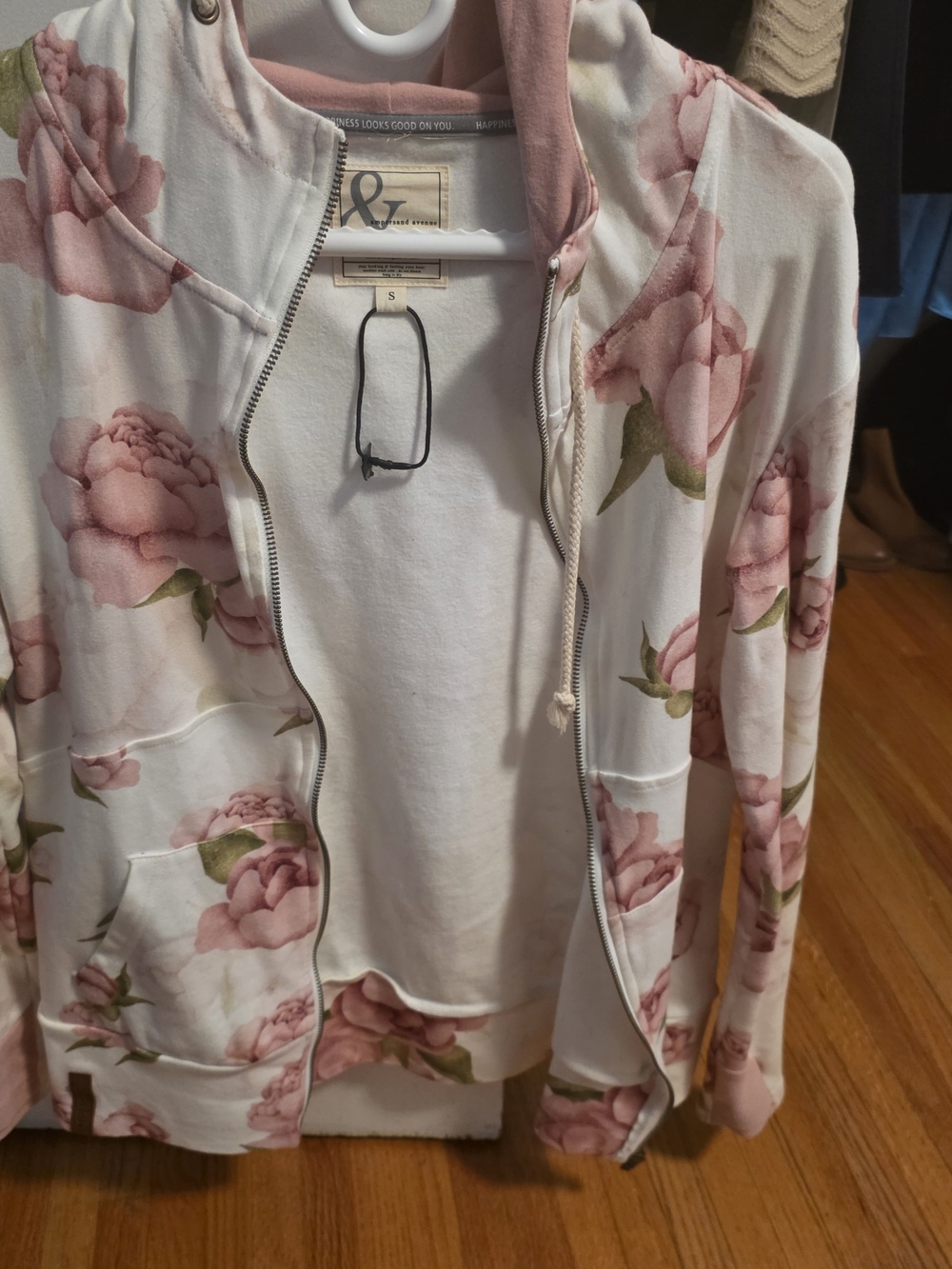 AMPERSAND AVE Cream Hoodie with Pink Floral Accents Size Small